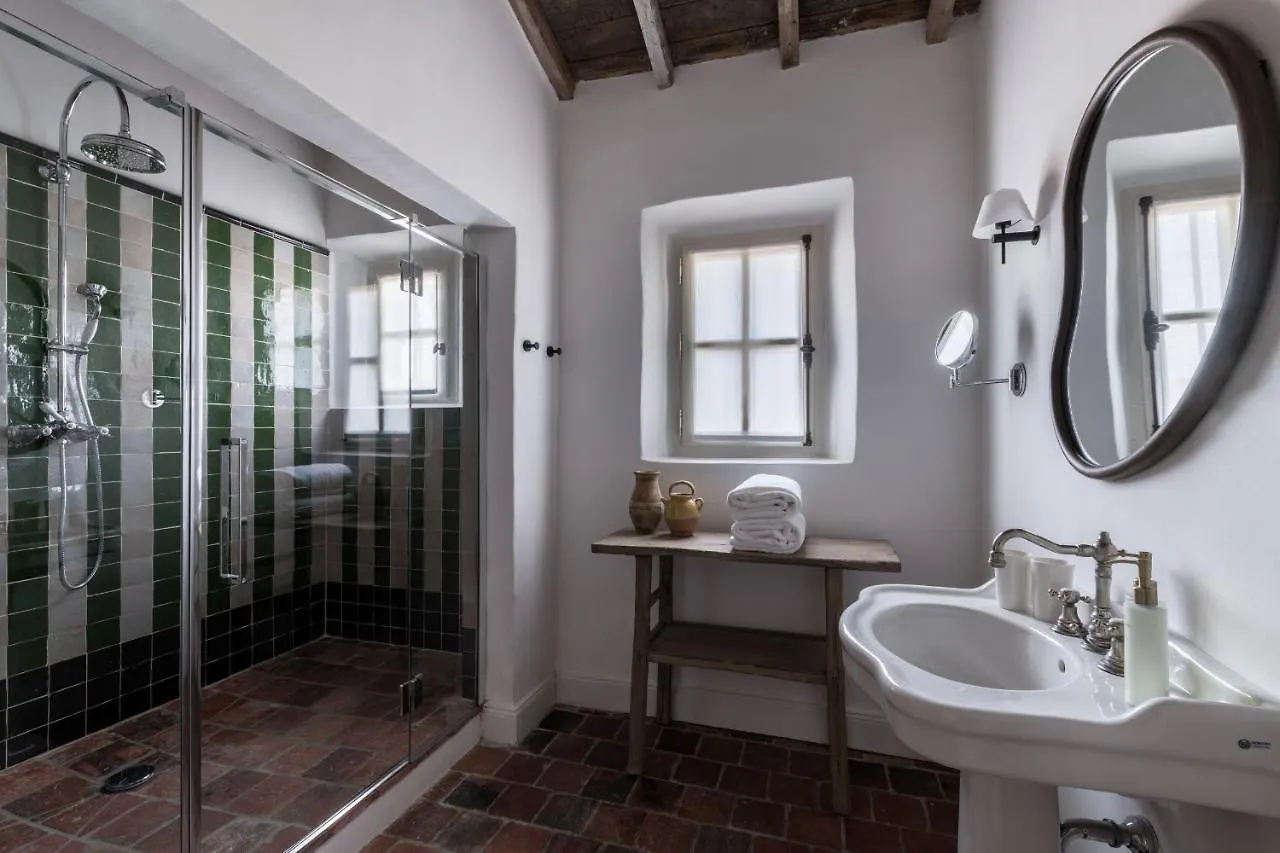 **** Hotel Les Petites Maisons - Hameau Des Baux Paradou France